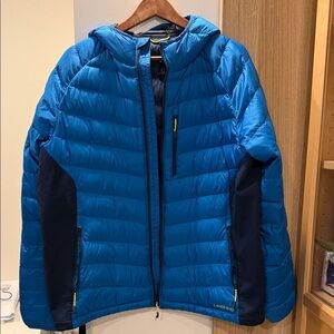 Lands' End Men's Blue and Dark Blue Puffer Jacket
